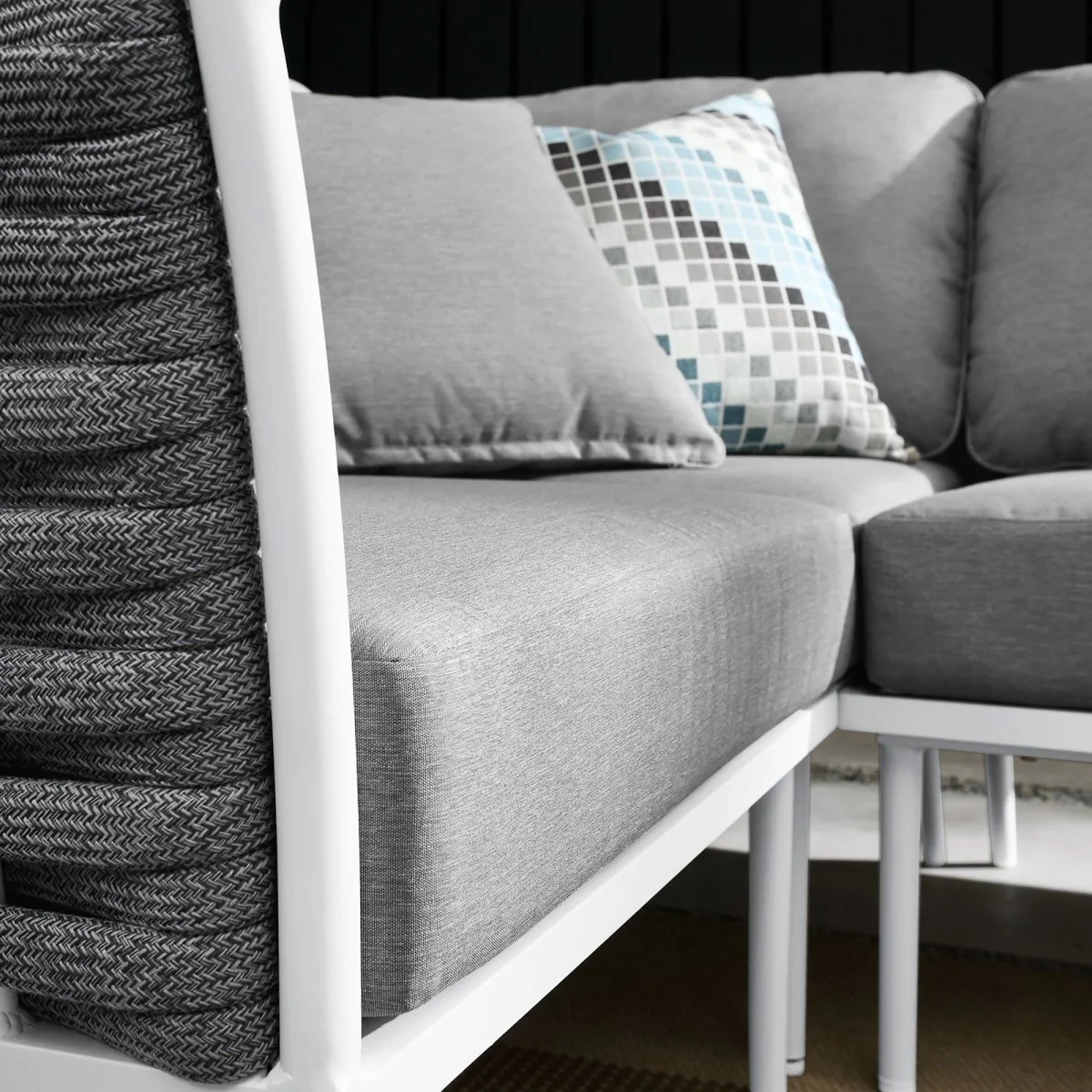 130" 4-Piece Modern Rope and Aluminum Outdoor Sectional Sofa - Weather-Resistant - Image 15