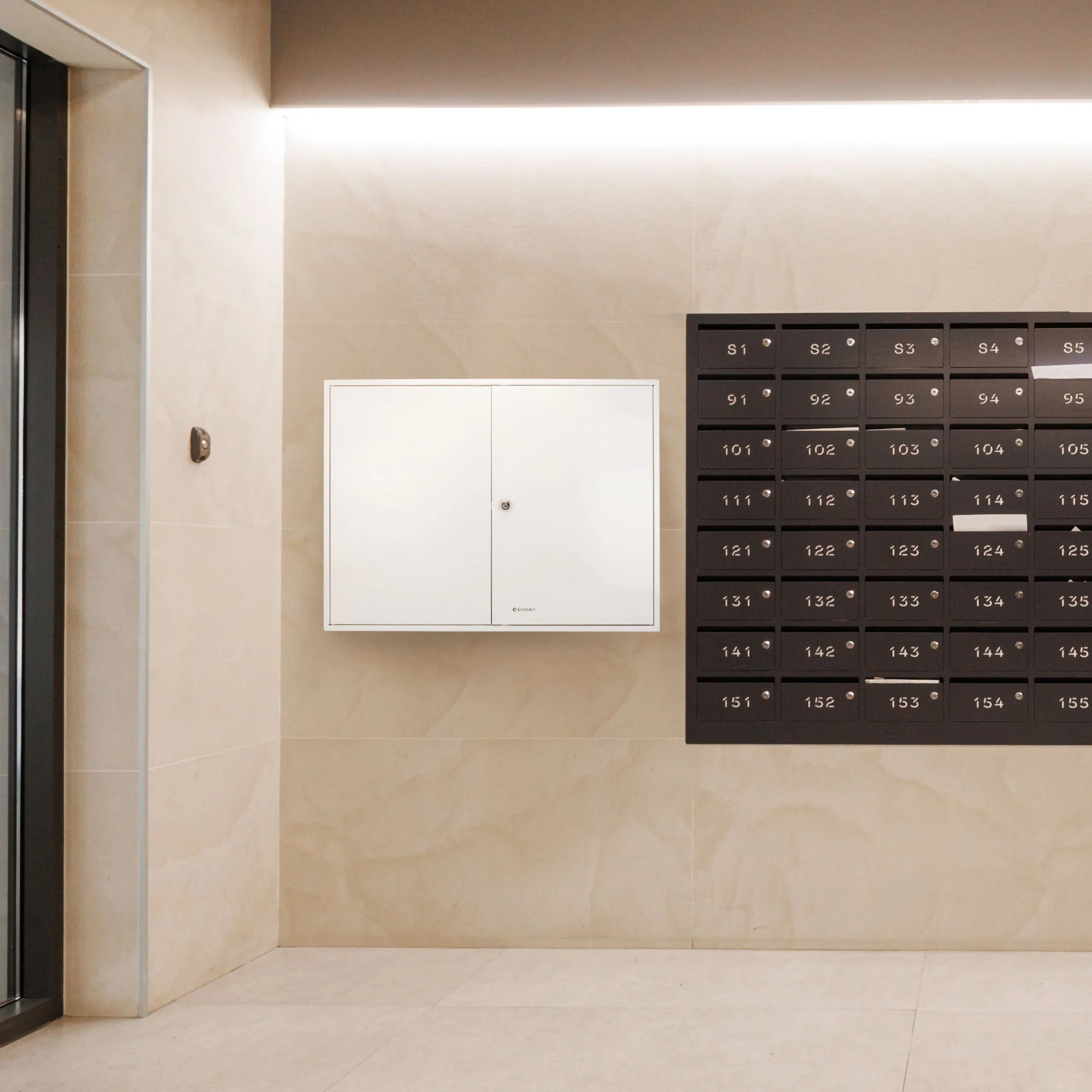 Adjustable Key Cabinet With Lock - Image 29