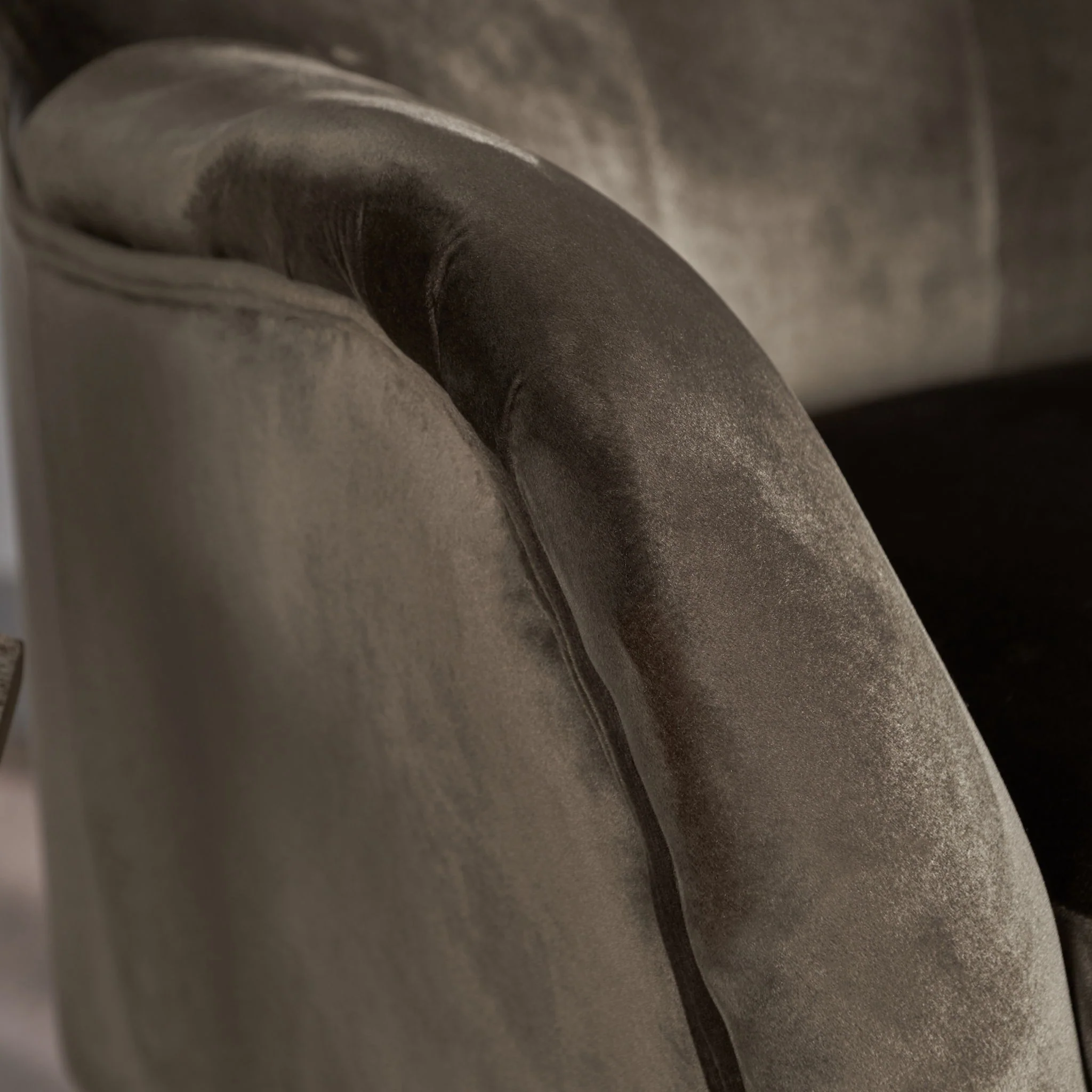 Alyssa - Mid Century Upholstered Arm Chair With Wingback Design - Image 3