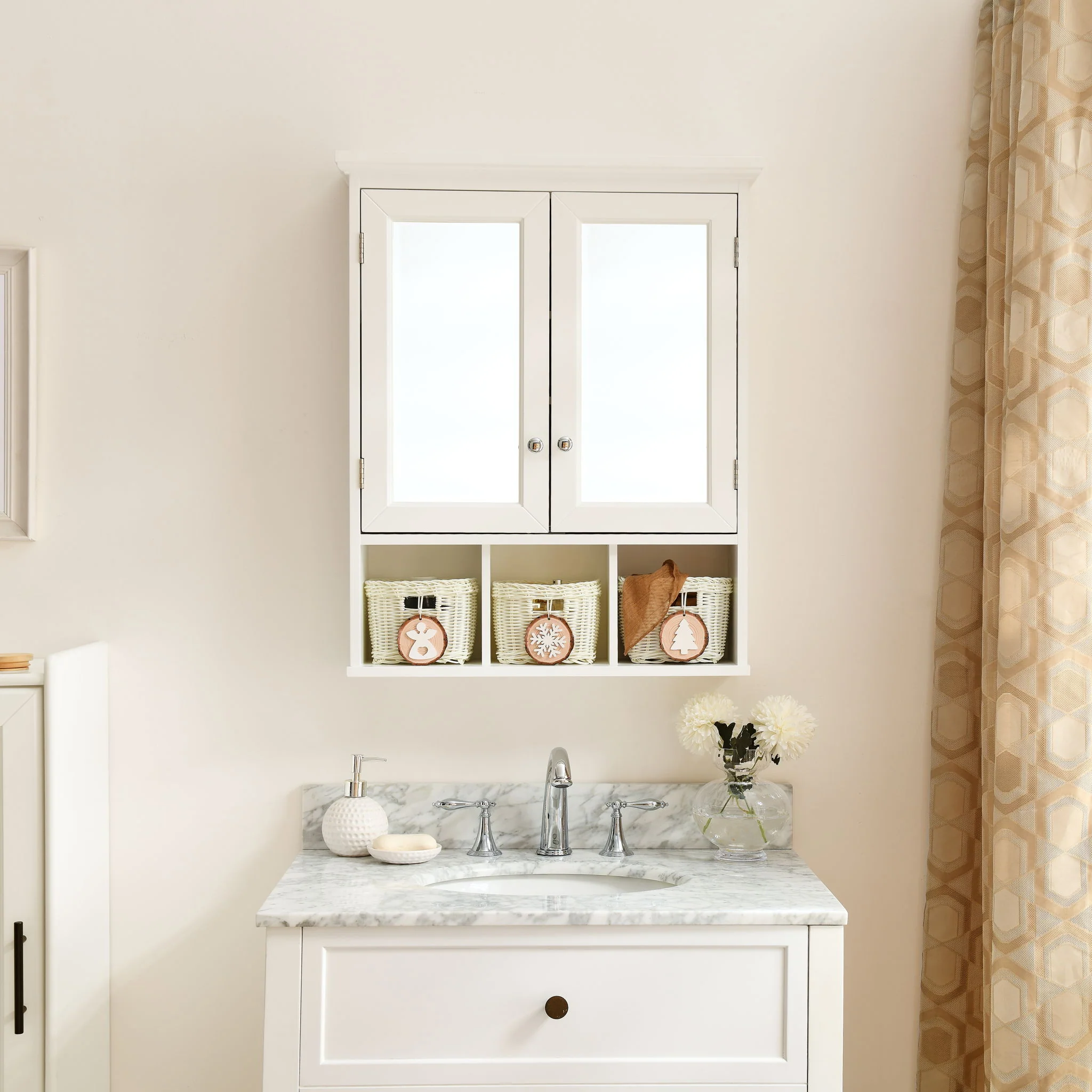 Bathroom Storage Cabinet, Medicine Cabinets For Bathroom With Mirror, 2 Doors 2 Adjustable Shelf & 3 Christmas Style Storage Basket - White - Image 6
