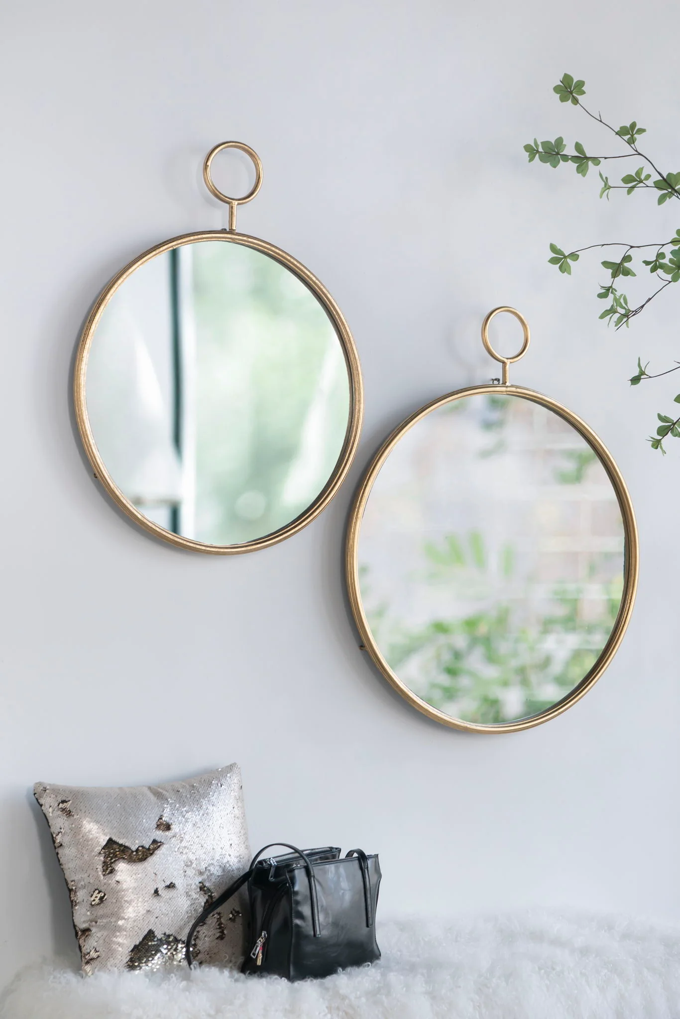 Circle Wall Mirror With Iron Frame, Accent Mirror For Living Room - Image 3