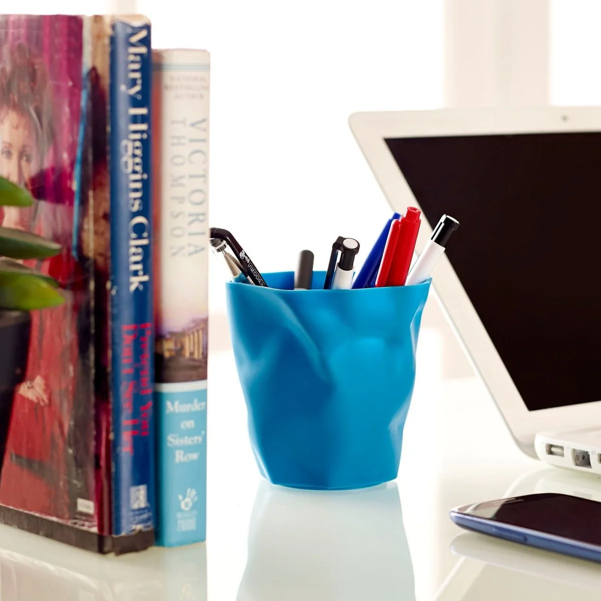 Crumpled Pencil Holder – Modern Desk Organizer for Desk Accessories and Office Supplies - Image 10