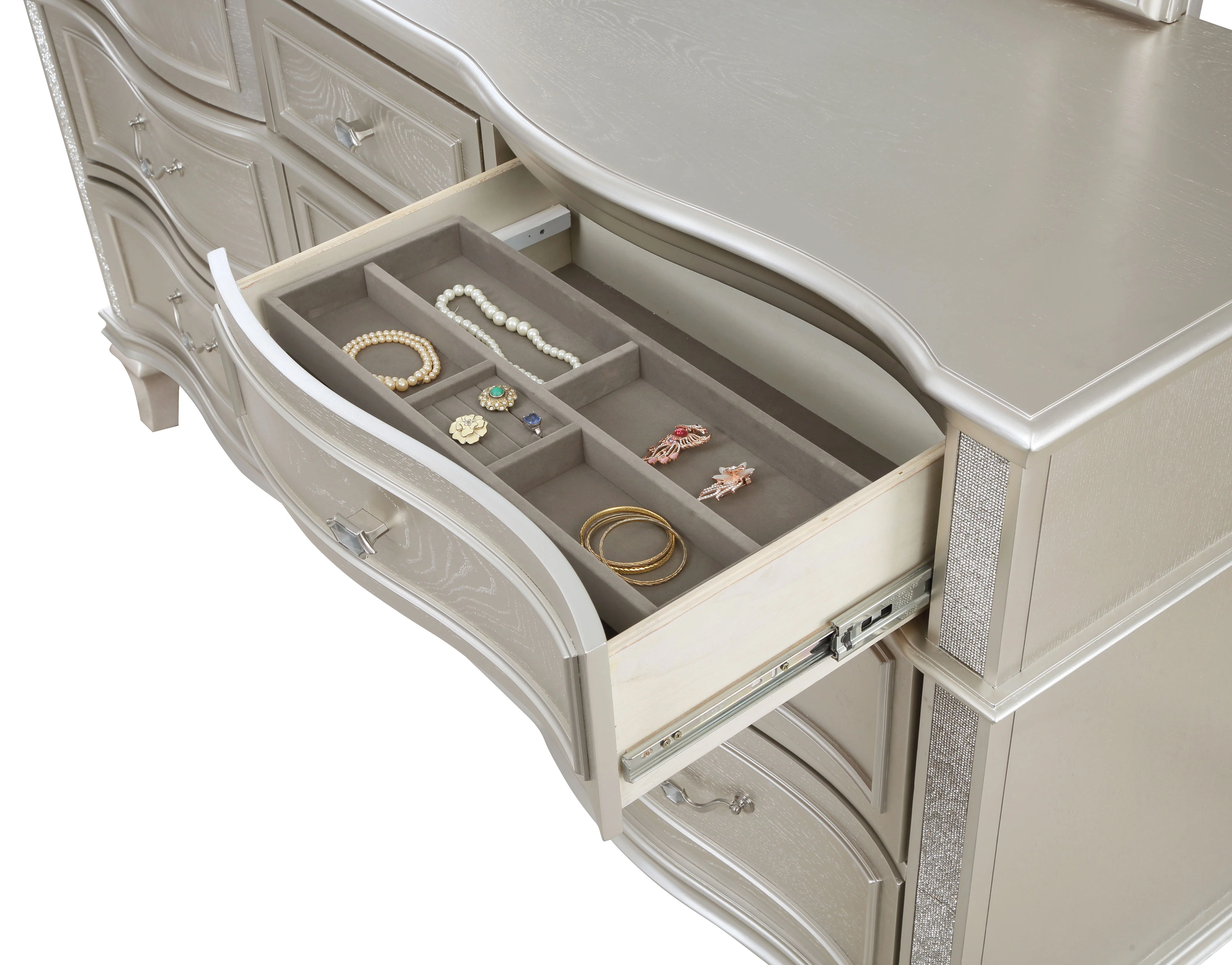 Evangeline 9-Drawer Dresser in Silver Oak - Image 9