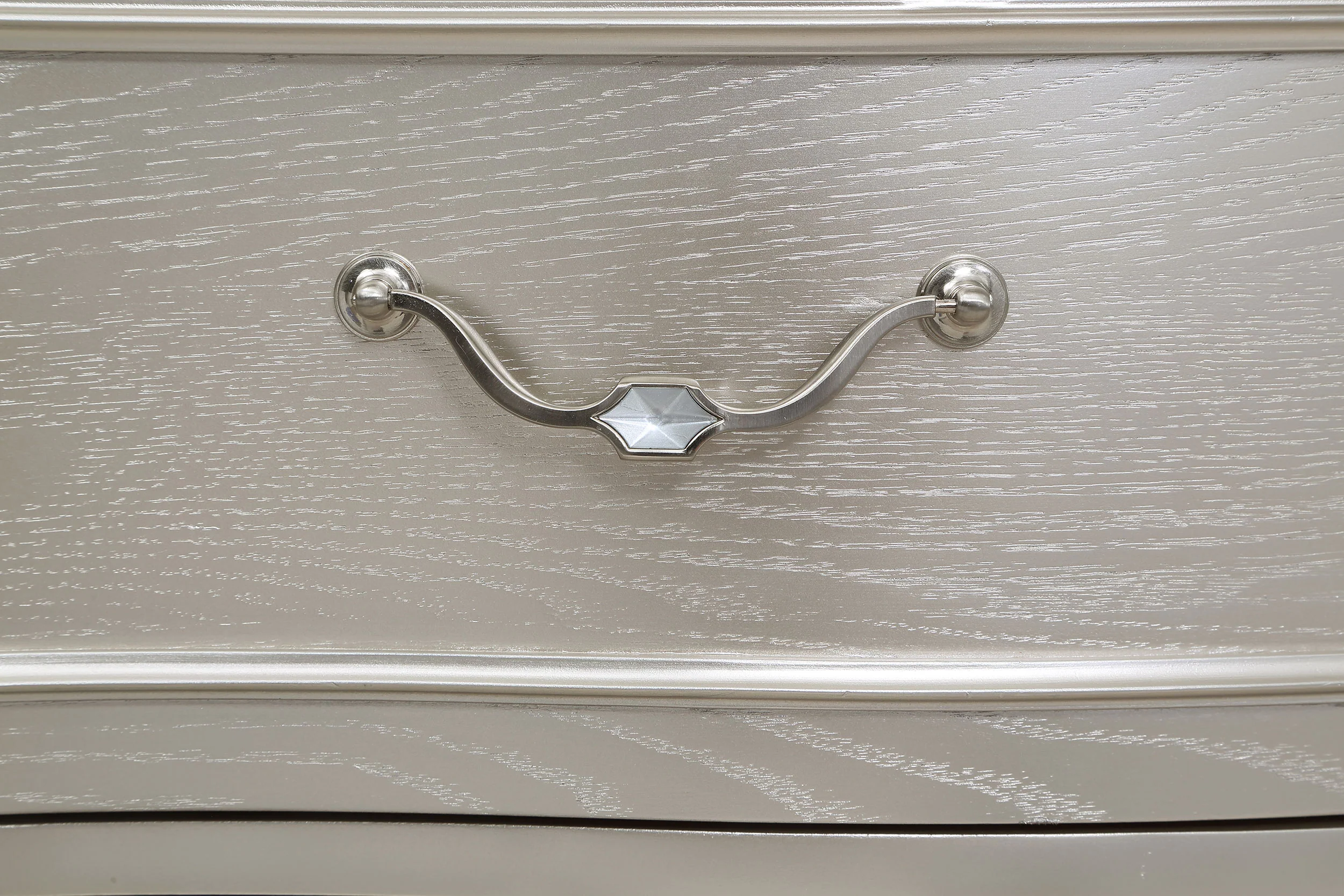 Evangeline 9-Drawer Dresser with Mirror Silver Oak - Image 12