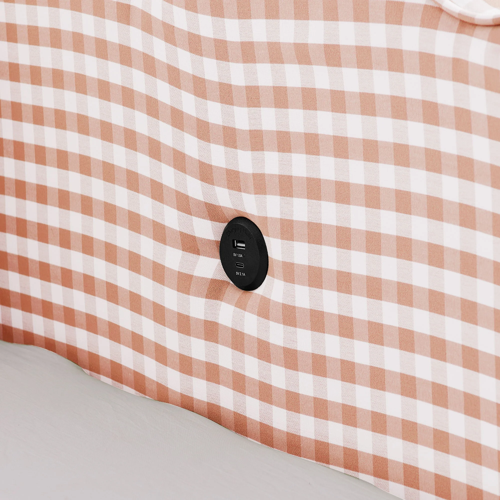 Gingham Daybed With USB Charging Port, Wave-Shaped Design - Image 106