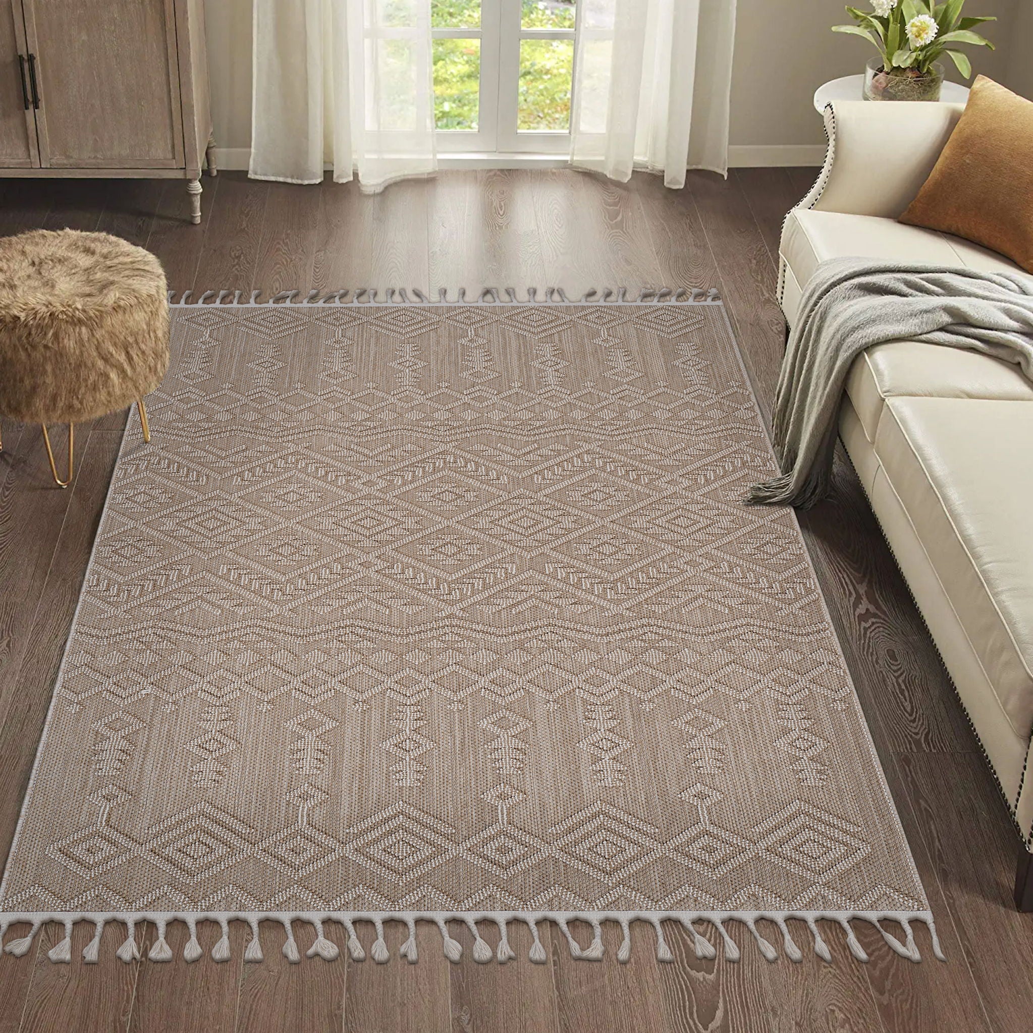 Guros - 8' X 10' Traditional Indoor / Outdoor Area Rug - Natural - Image 3