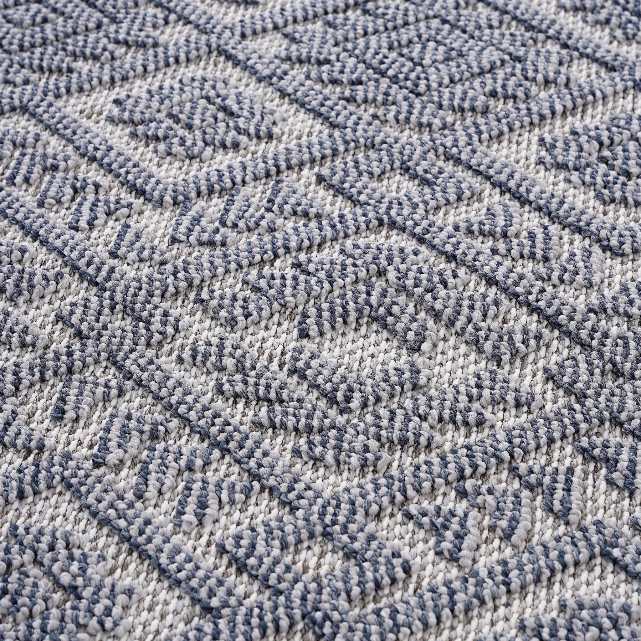 Guros - Trendy Traditional Indoor / Outdoor Rug - Image 9