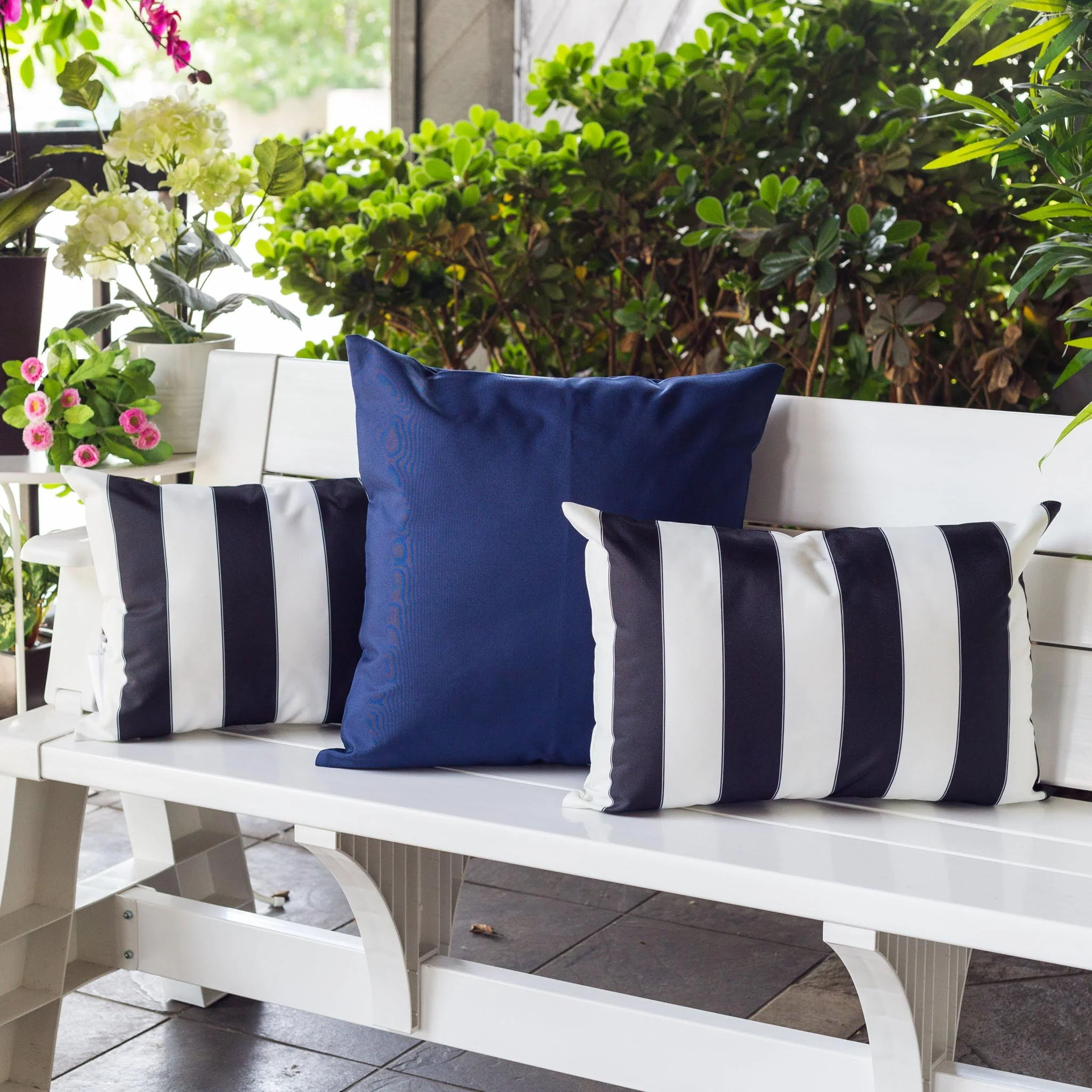 Horizon - Stripe Pillow Outdoor & Indoor - Black - Image 3