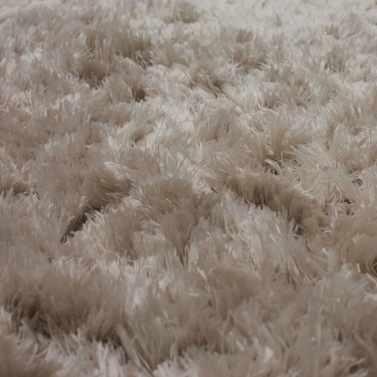 Karastan Billow Shag Rug - Billow Shag Taupe 5' 3" X 8' - Image 5