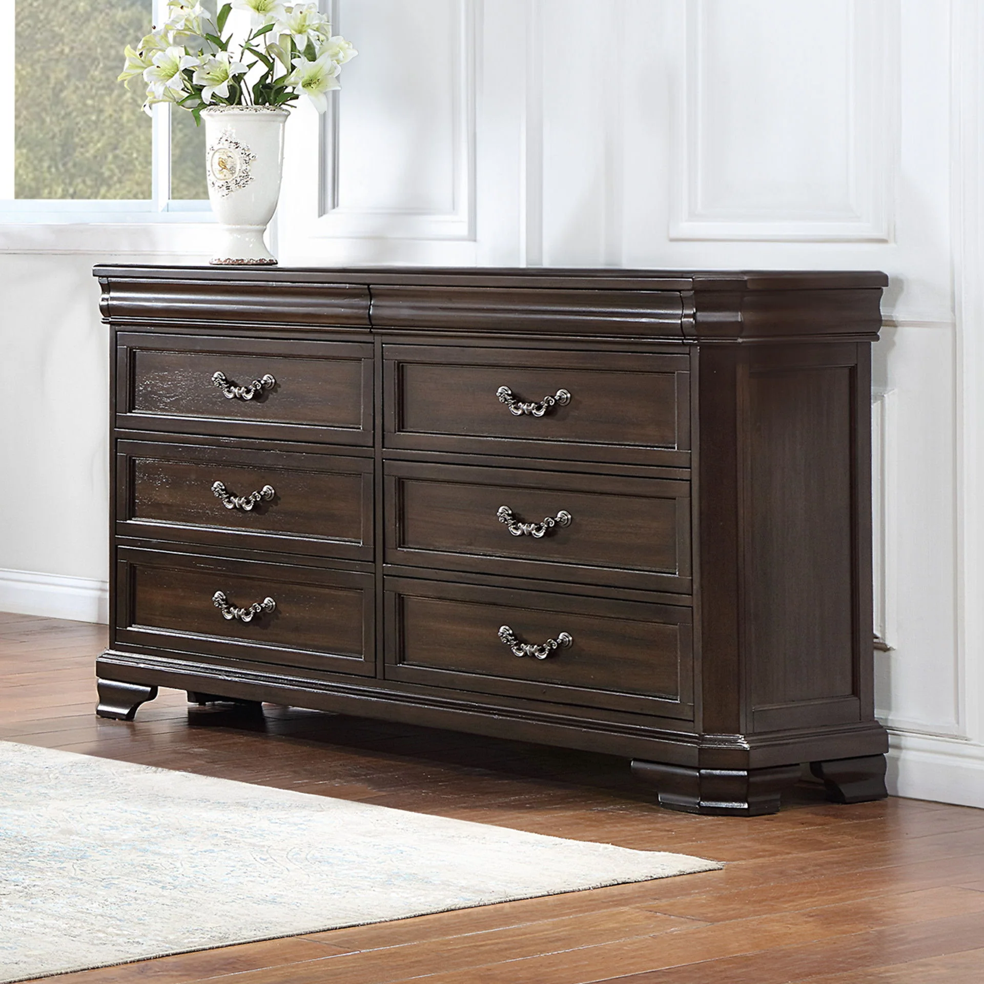 Lyndhurst - Dresser - Image 17