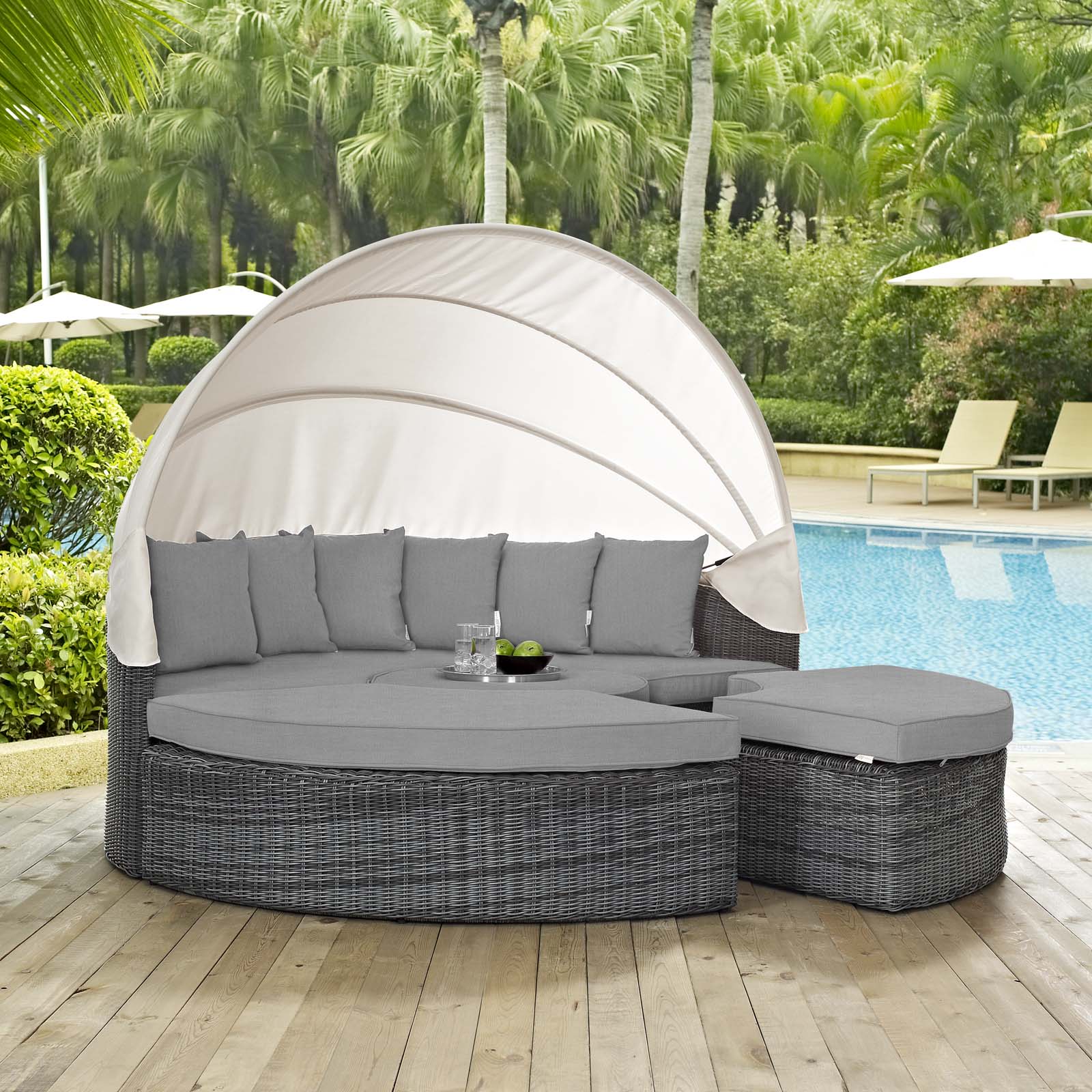 Outdoor Woven Round Daybed with Canopy for Patio and Garden Lounge Seating - Image 5