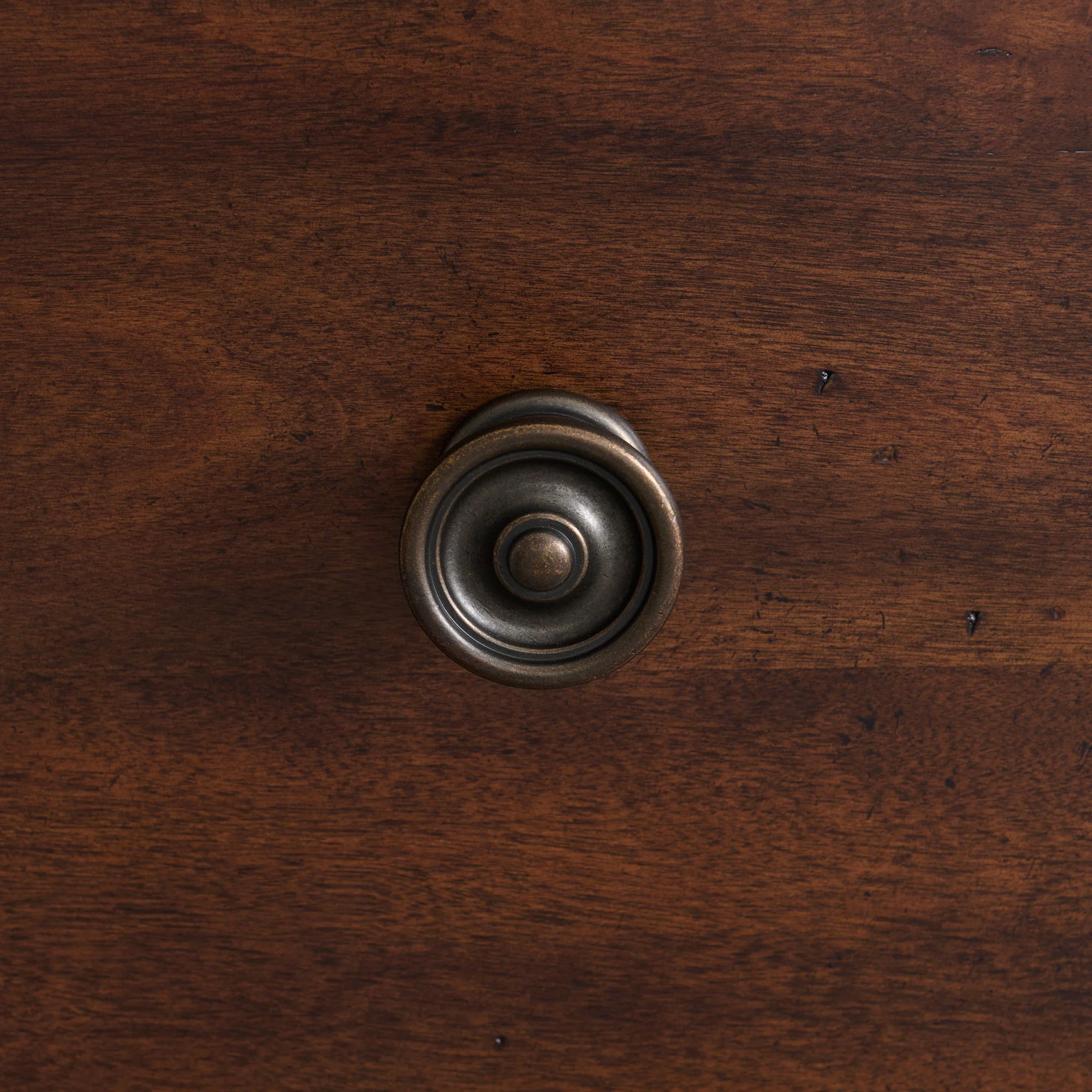 Phillipe - 5-Drawer Chest - Cherry - Image 9