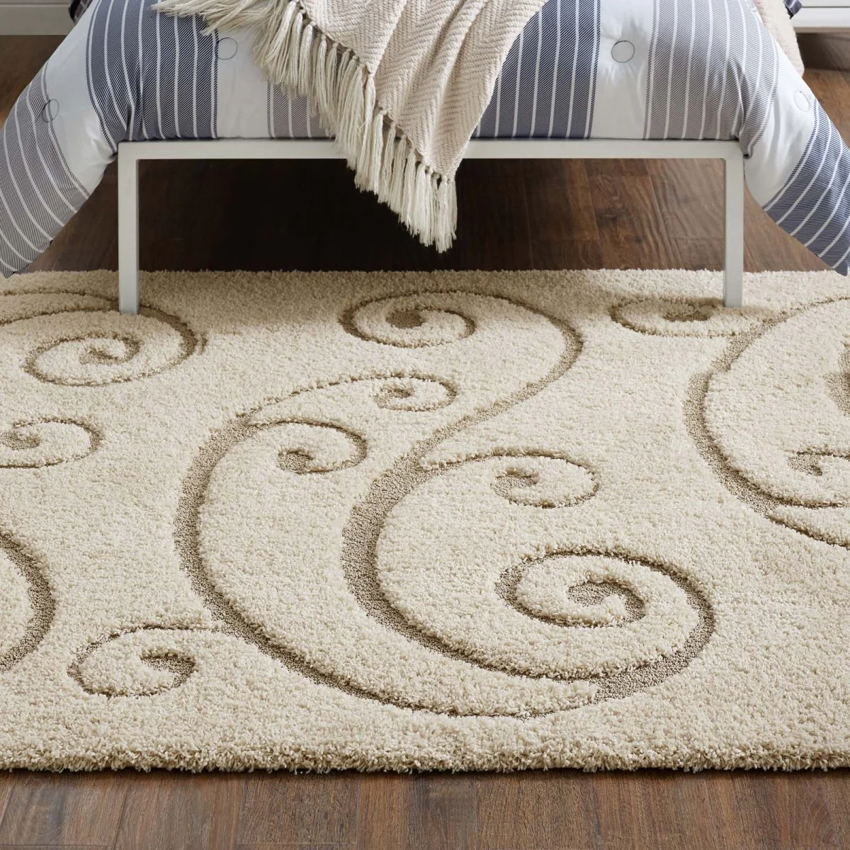 Scrolling Vine Shag Polypropylene Area Rug Plush Contemporary Floor Accent Rug - Image 14