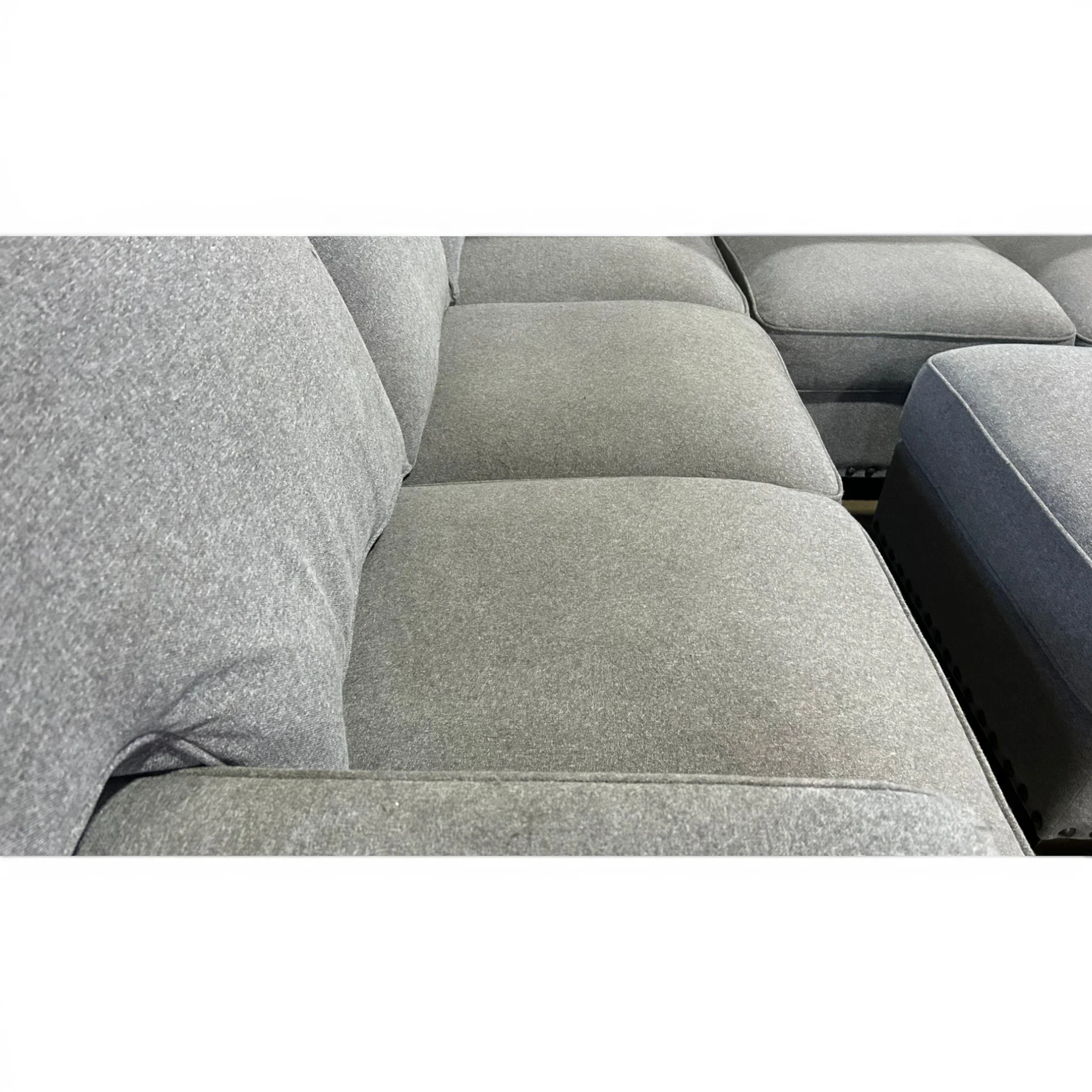 Thomasville Emilee Fabric Sectional with Storage Ottoman - Image 6