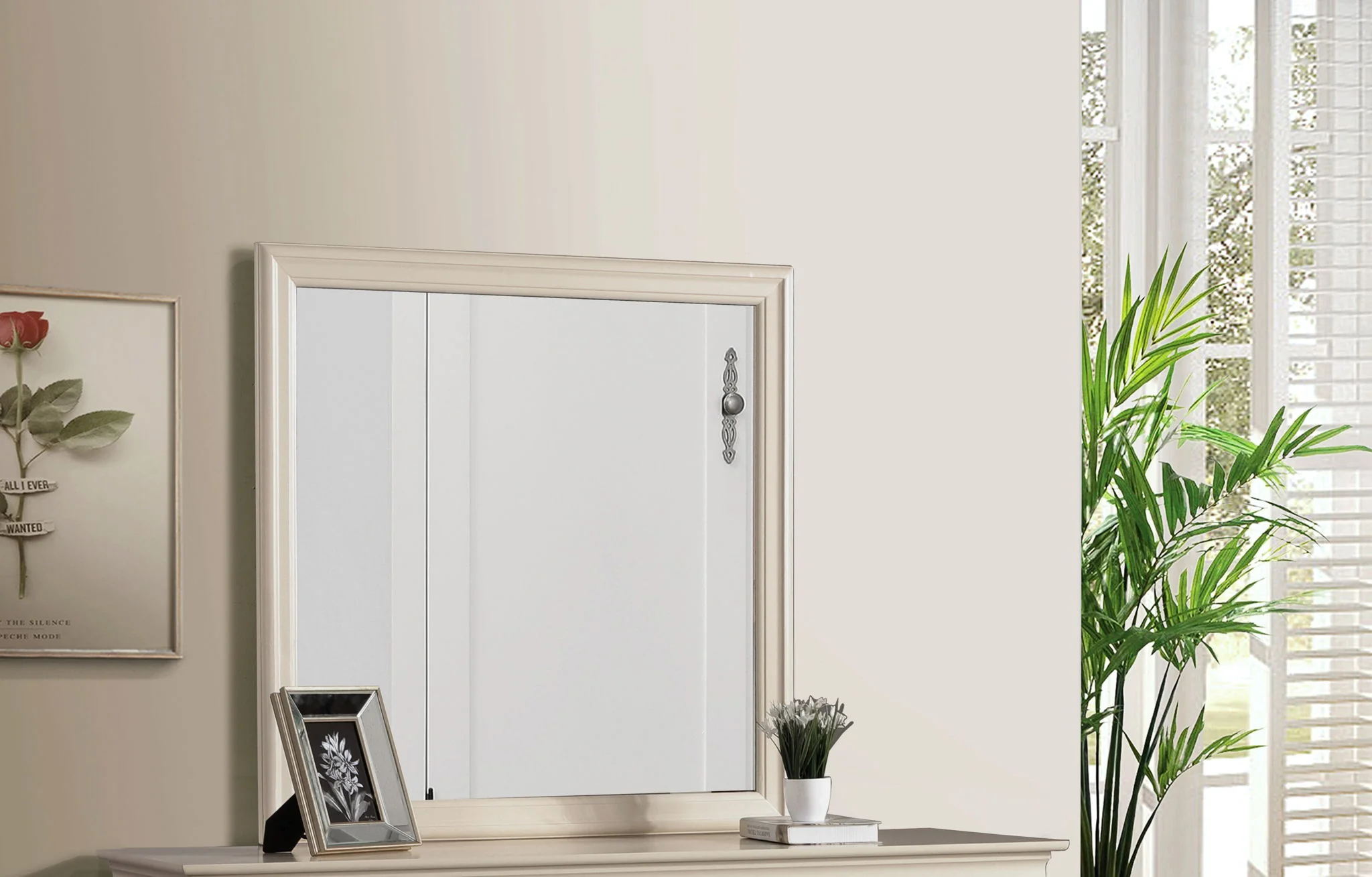 Traditional Wall Mirror For Any Space - Image 3